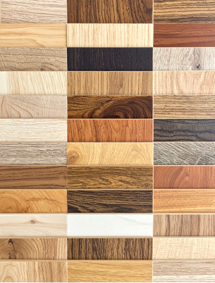 木目柄化粧板の比較サンプル－フライドラー社のデコールとテクスチャ